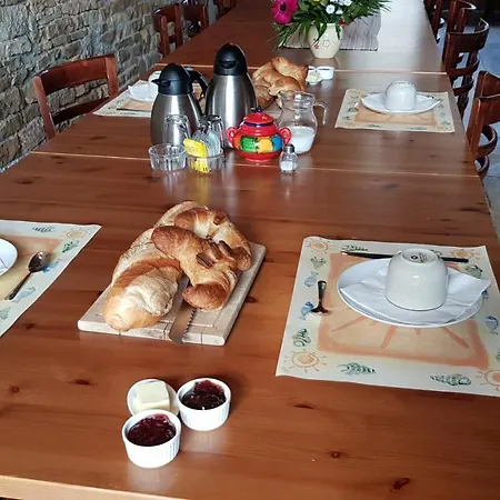 La Tourelle Nocleg ze śniadaniem Saint-Barthélemy-de-Vals